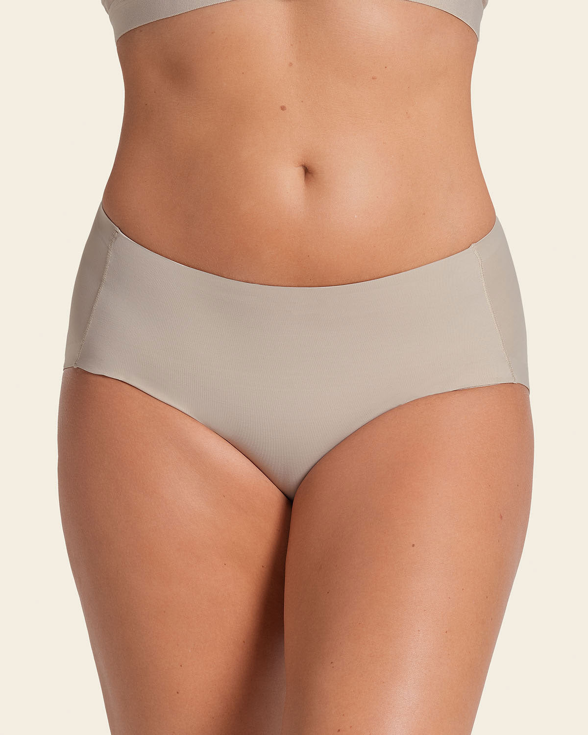 Simply Seamless Mid-Rise Shaping Brief | Leonisa