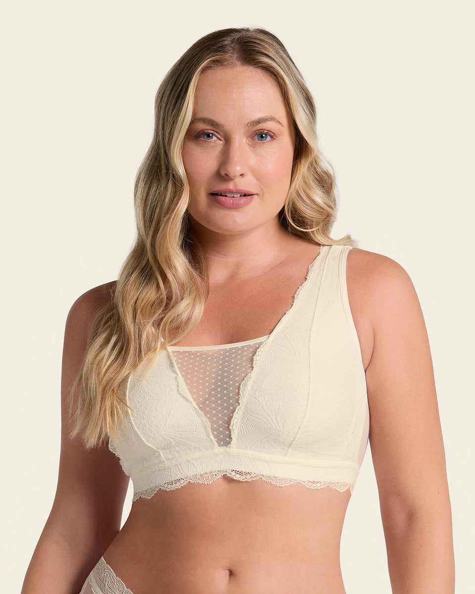 Multiwear lace pocketed bralette